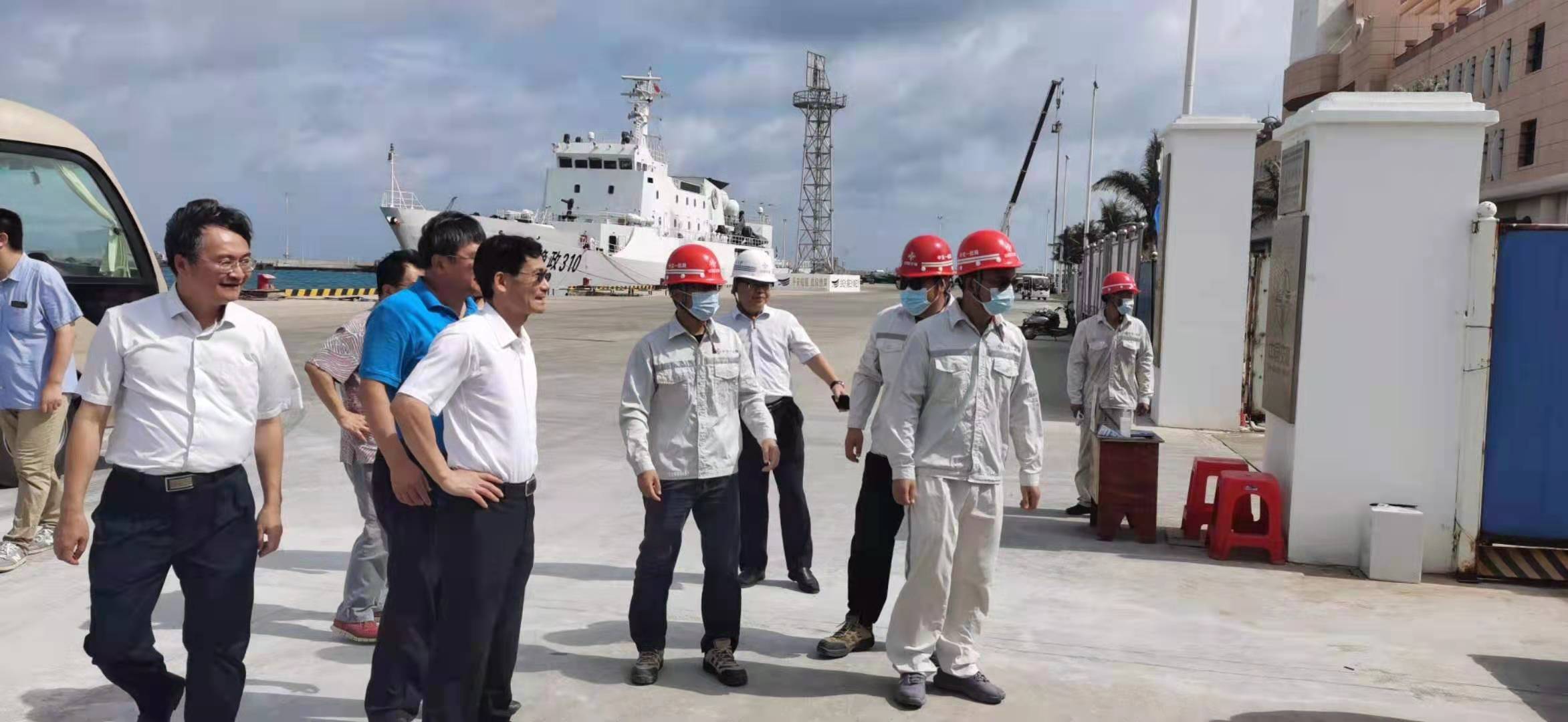 海南省省委常委、常務(wù)副省長沈丹陽蒞臨馳大建筑工程有限公司承接的三沙主權(quán)廣場調(diào)研指導(dǎo)
