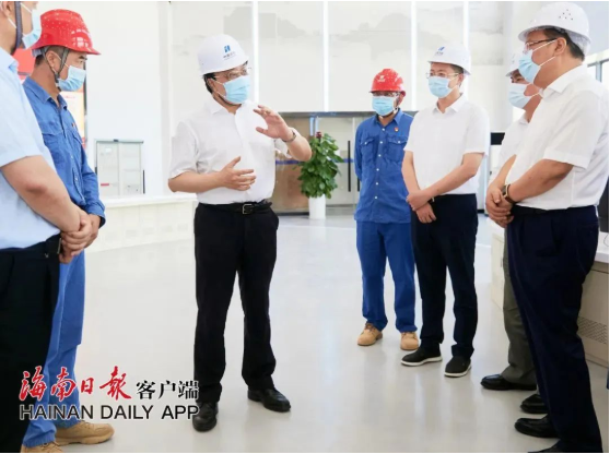 歡迎海南省省委常委，省委副書記，省長馮飛蒞臨馳大幕墻公司承接的洋浦華能幕墻項(xiàng)目視察